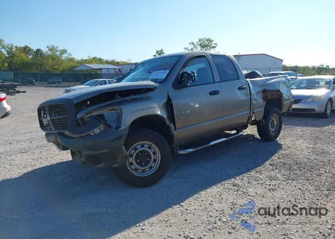 2008 Dodge Ram 1500 St/Sxt z USA, uszkodzony, nr VIN 1D7HU182X8J121357